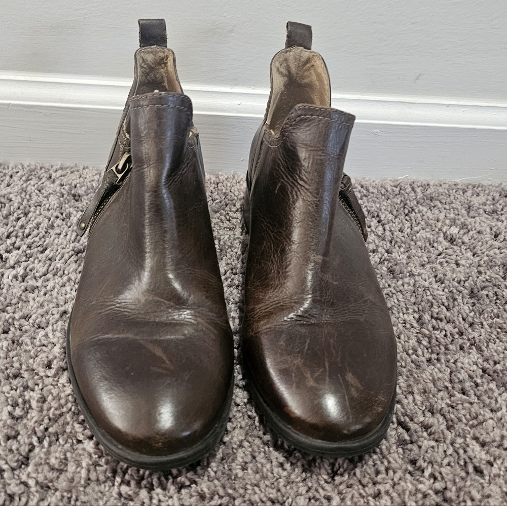 Luca Lane Brown Booties Sayge Size 7.5
